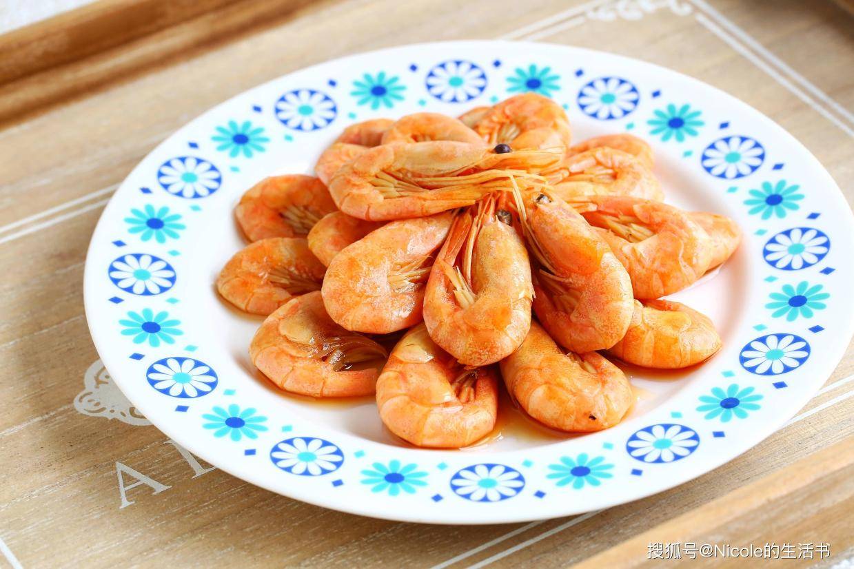 仅仅需要两个步骤，就可以做出一盘简单惹味的消夏小菜