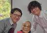 谢贤御用医生曝光生前居家照，摘墨镜眼神浑浊 早于一年前已认不出人