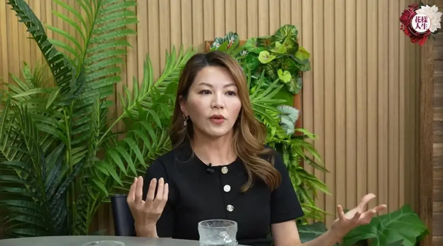 林晓峰与前妻出席儿子毕业礼,离婚6年关系良好,前妻称仍像家人