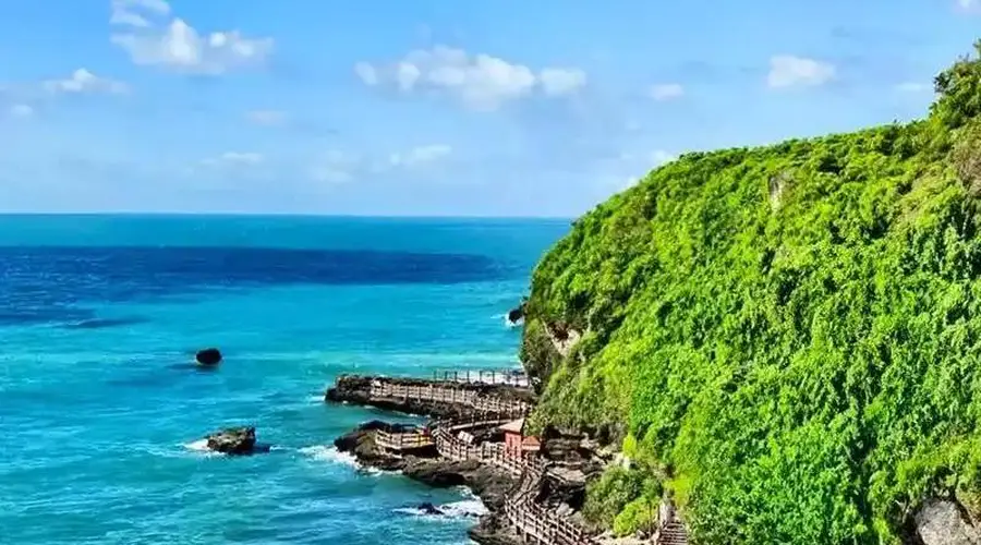 涠洲岛纯玩旅游的合同要点与费用明细参考