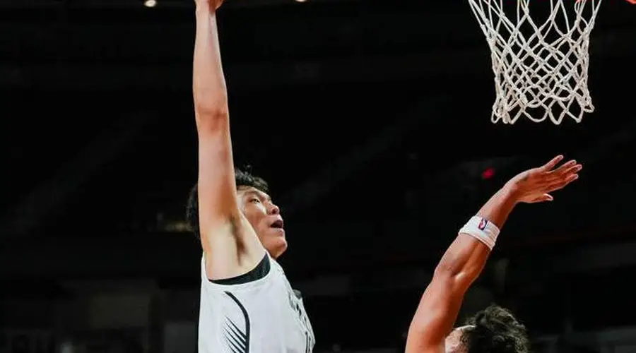 NBA夏季联赛-开拓者击败森林狼 杨瀚森隔扣对手