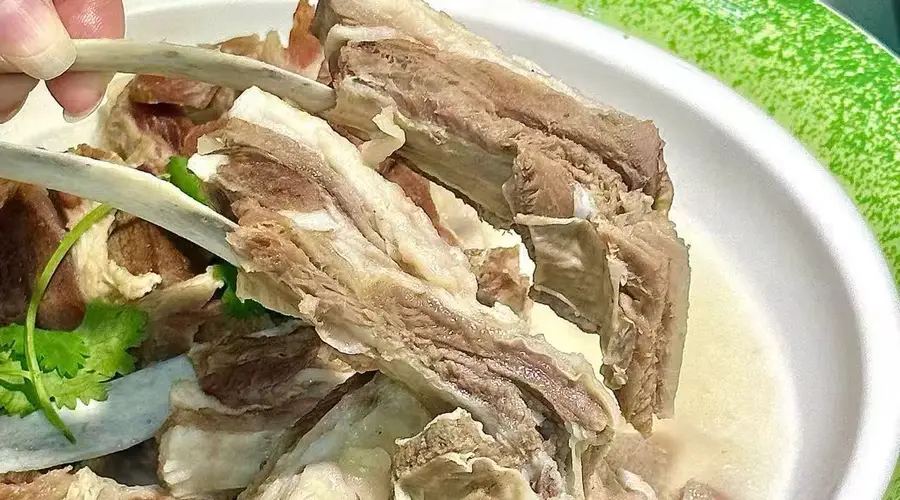 张北福洋洋探店：正宗手把肉家乡菜，品味坝上草原风味