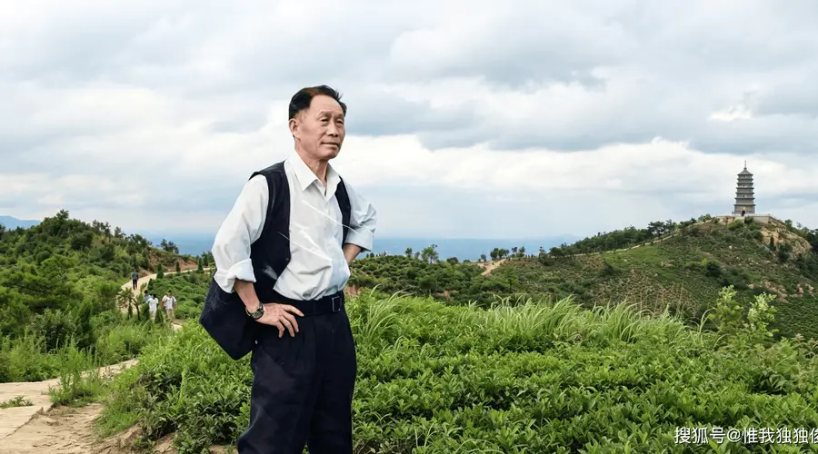 八旬党员周国启守茶山育乡人 车云山三代兴茶助力茶农增收