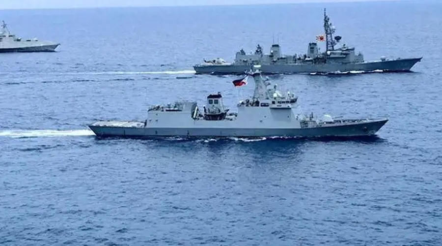 解放军南海展开例行巡航,南海局势现10对3格局