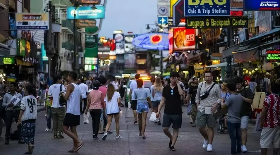 中国游客在曼谷遭遇暴力拖拽，泰国旅游局致歉，但真正的问题还在后面！