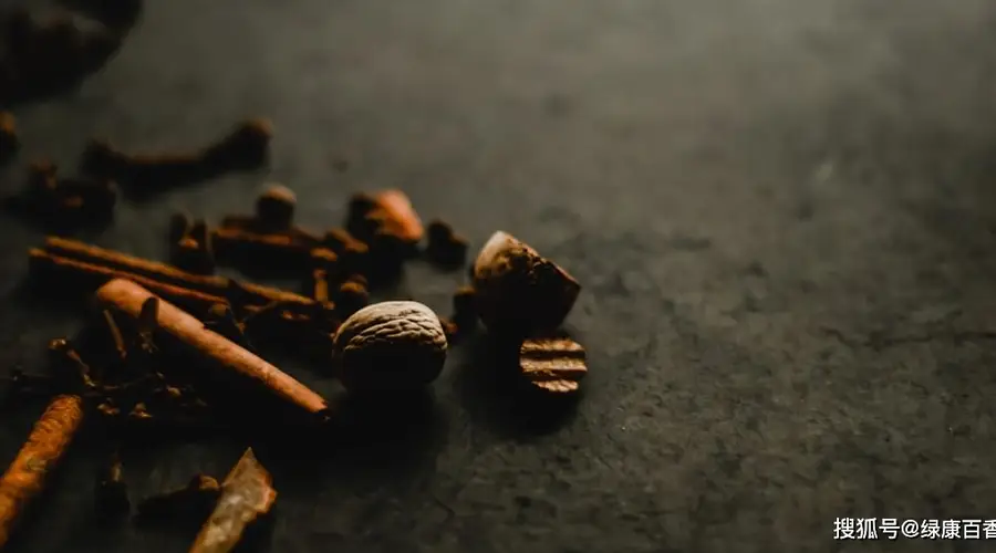 散装香料发苦是挥发油流失 选对用好才是关键