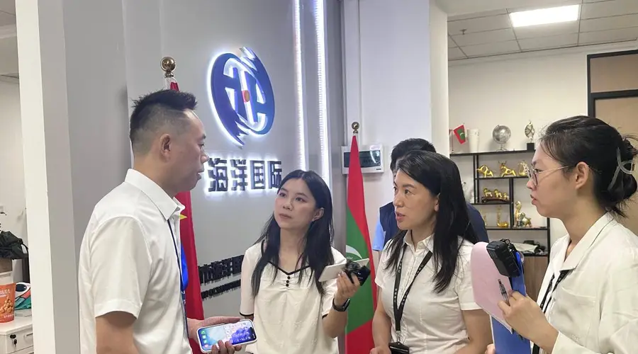 深圳龙华：《龙华“执”播》严查暑期旅游市场乱象，守护市民旅游权益