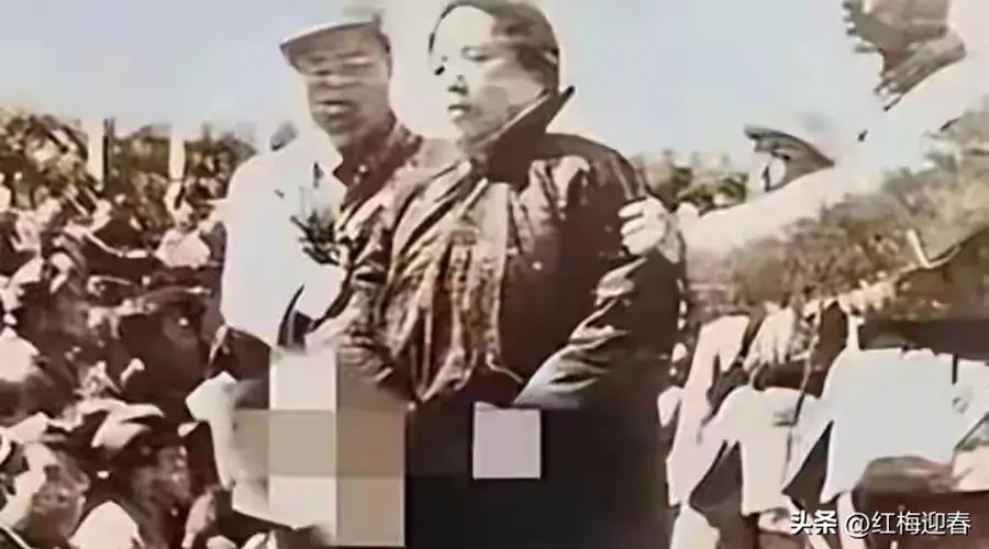 1952年青岛头牌名妓被万人公审枪决，行刑前她紧紧提着裤子不松手