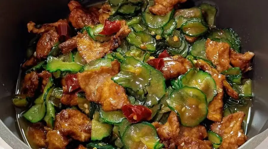黄瓜炒肉片:脆嫩入味的家常快手菜,一口吃出烟火气