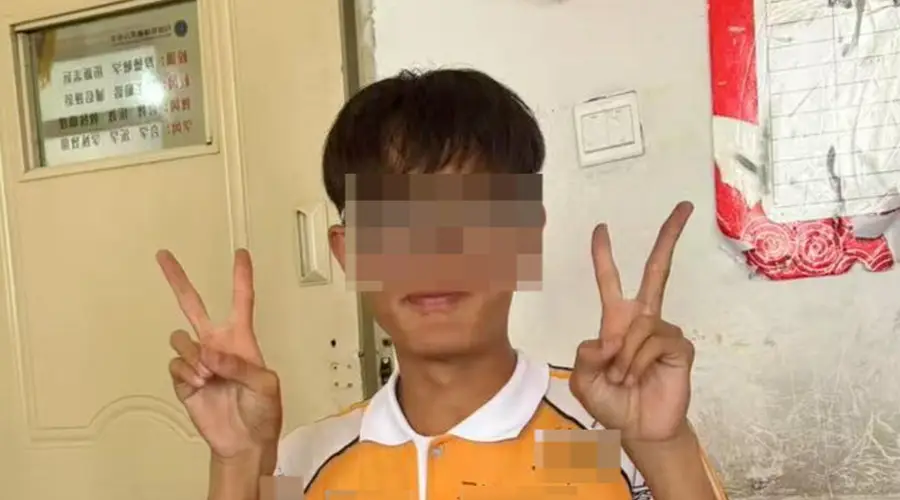 16岁高中生凌晨被捅伤致死 嫌疑人已移送审查起诉 母亲:儿子系国家注册田径运动员,当天刚获运动会接力冠军