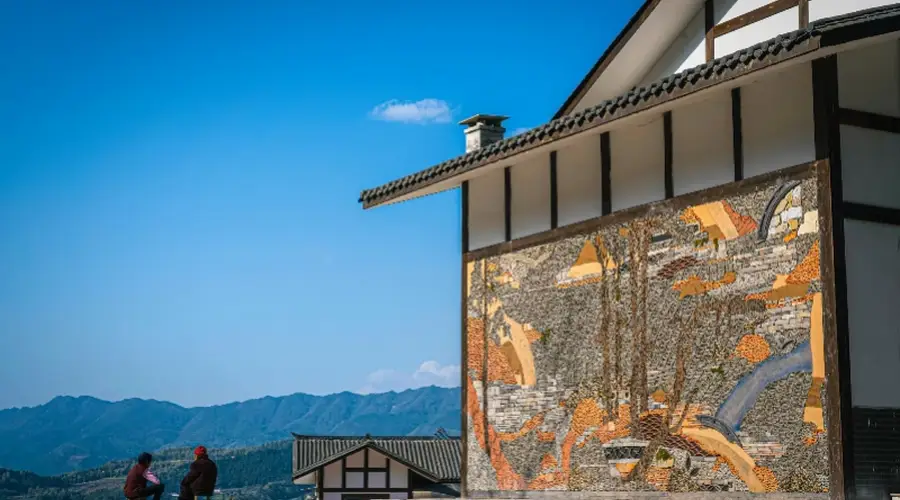 乡建三年:从砖瓦壁画到席间田野,一位研究生的艺术实验与破格任教