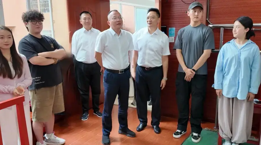 省文化和旅游厅主要领导到省京剧院调研