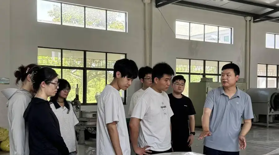 高校学子走进丹徒茶产区 实践献策助力茶产业升级