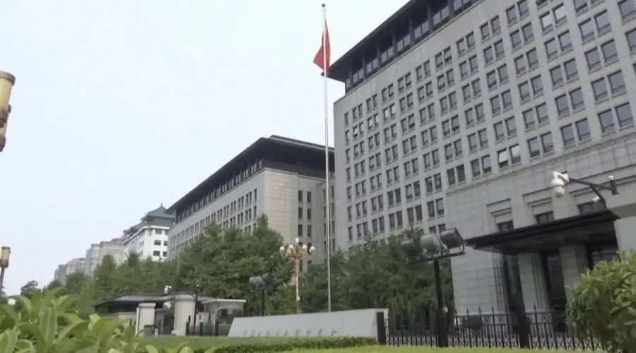 美方一天内制裁43家中国企业，中国应对举措引发中美高技术领域较量新动向