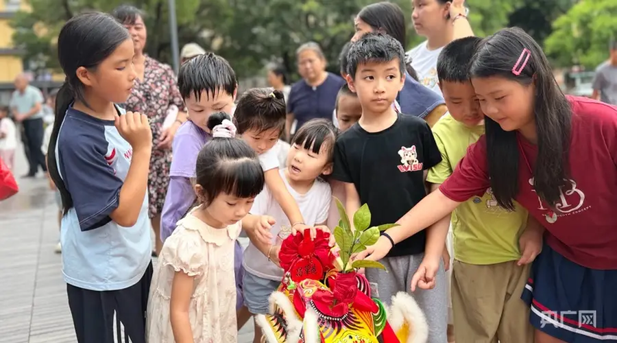 深圳龙岗“非遗在社区”收官 麒麟舞活动热闹持续
