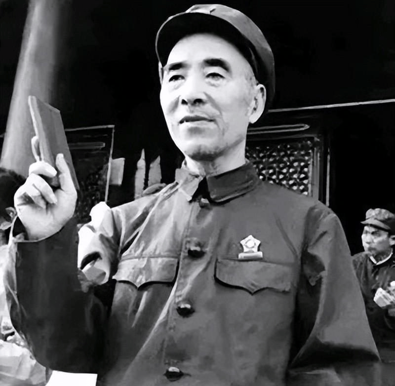 彭德怀庐山被批判，为何一野的将领噤若寒蝉，鸣冤的都是四野的人
