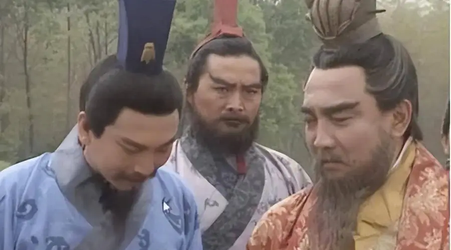 原创为什么曹丕只活了40岁,看看曹操死后,他都做了什么?色是刮骨刀