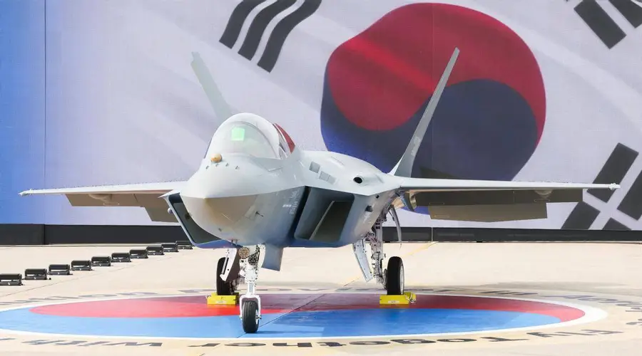 韩国军事专家：歼-20、歼-35战机整体性能偏弱，远不如KF-21