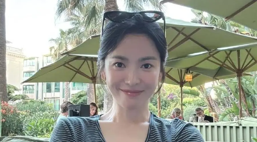 越素越美丽!宋慧乔晒美照清冷感扑面而来