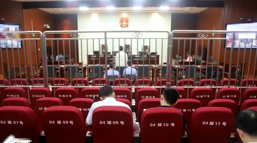 门将董某某6场比赛放球收受64万 被判有期徒刑1年6个月