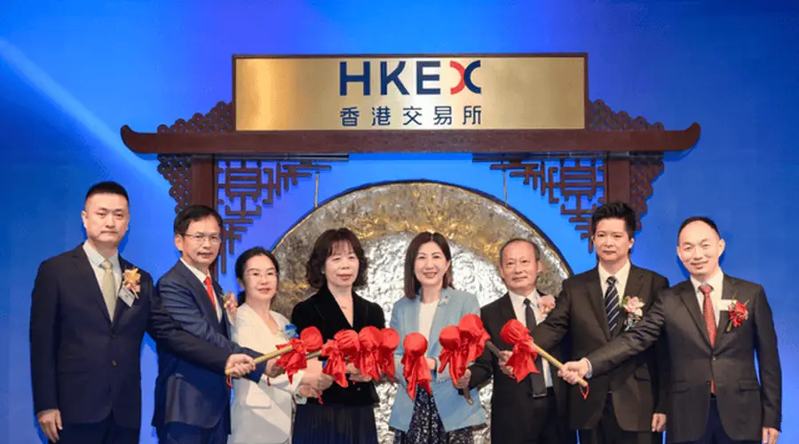 富士康打工妹拿下中国女首富,身家855亿