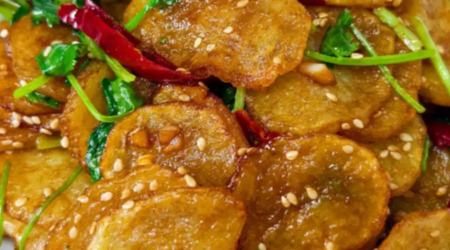 湘味干锅土豆：质朴食材的香辣诱惑
