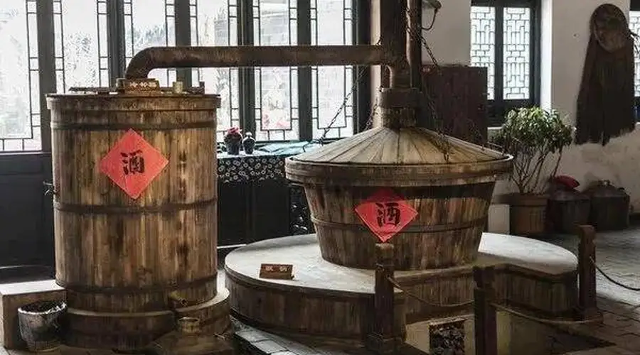 白酒蒸馏核心技艺 主流类型与甑桶作业要点梳理