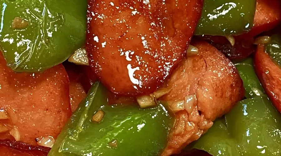 红肠炒虎皮辣椒 快手菜下饭又解馋