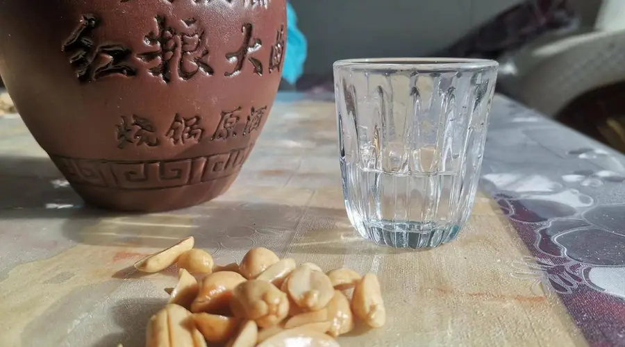 高度白酒有不是高粱的吗?