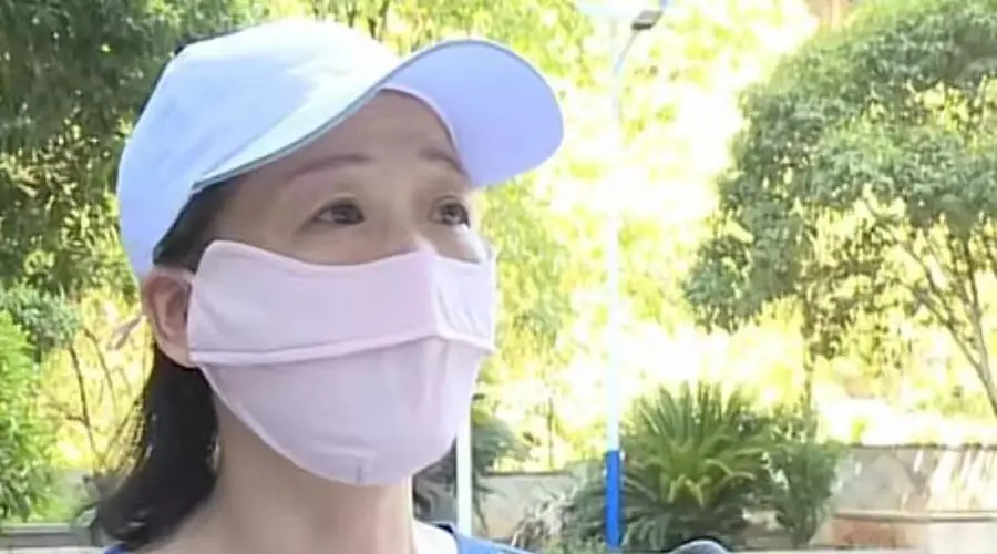 六位阿姨组团去拉萨，火车刚开动就被行程取消，旅行社该负责吗