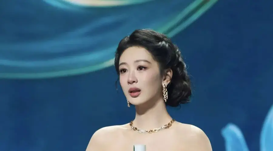 白玉兰视后换赛道了，国产剧终于不再只拍“家里的女人”