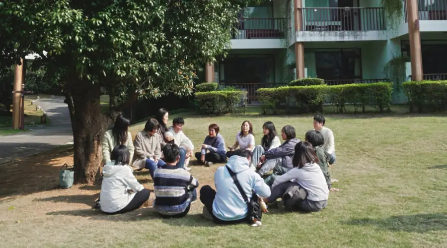致青年写作者:你没被看见的这些年,我们一直在找你