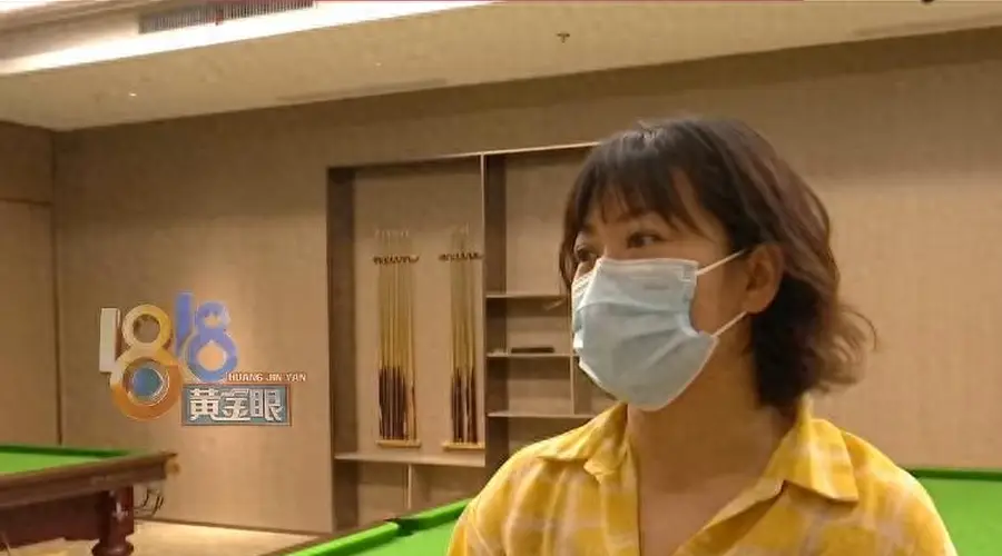 杭州一家长带男童进女更衣室,撞见女孩正在换衣服,面对质疑称“女孩子长大也是被别人看的”,女孩家长踹了对方一脚赔了2800元