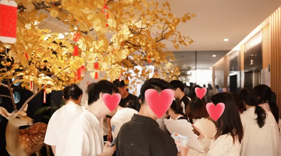福州工业工会推新 带青年职工逛标本厂玩沉浸式交友