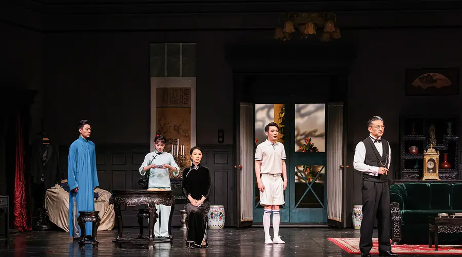 北京人艺经典剧目《雷雨》复排首演于首都剧场亮相