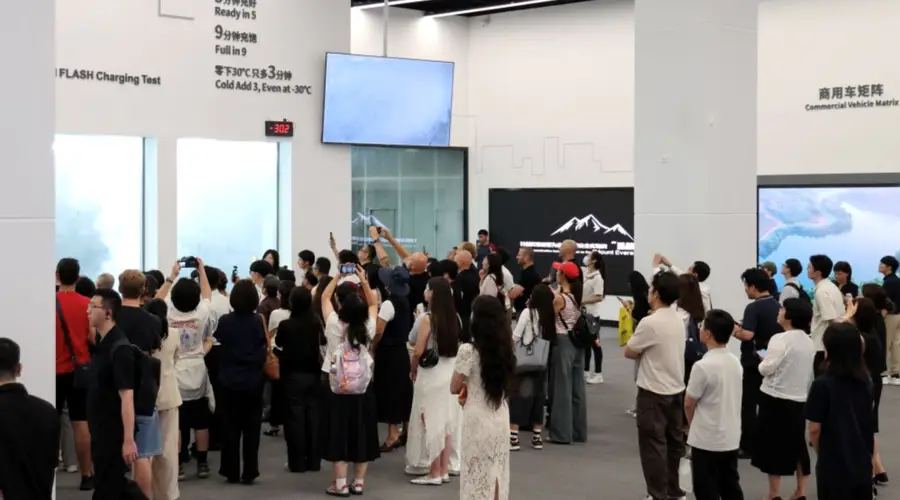 外国游客来华掀起科技游热潮 实地探访中国工厂撕开世界工厂旧标签