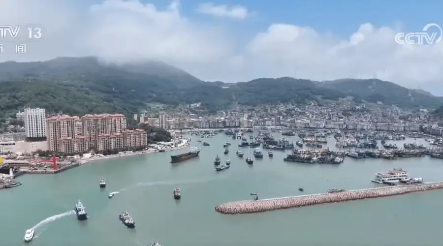 特色“第一口”鲜味擦亮地区名片 “海鲜+”成为开海旅游消费新“顶流”