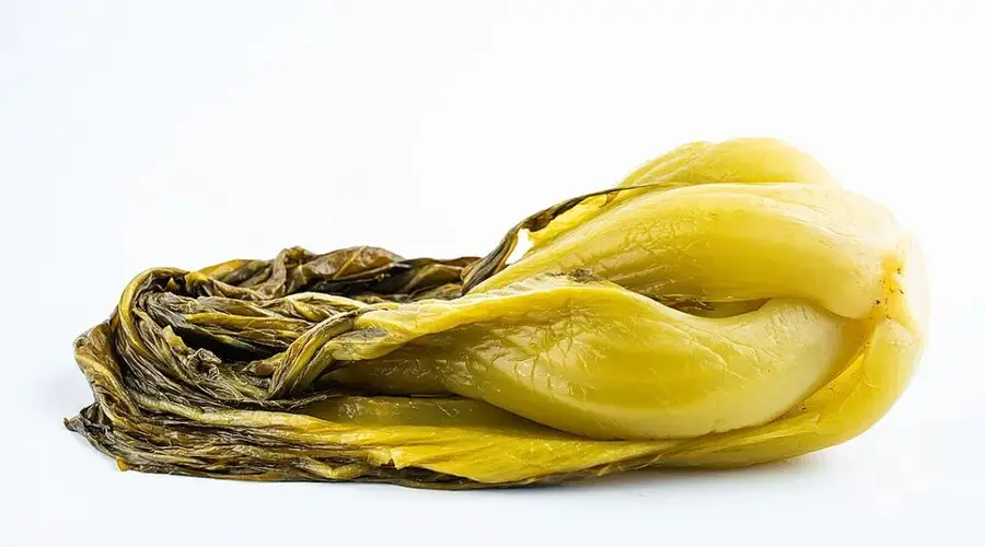 咸菜，是中国人最熟悉的下饭菜，但它到底能不能吃？榨菜、泡菜、酸菜、腐乳，真正的问题是什么