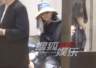 刘亦菲逛商场挑选首饰 披肩草帽展松弛温柔状态