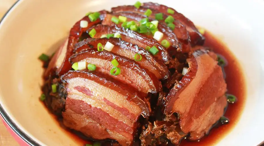 醇香虎皮扣肉文火慢煨的人间盛宴