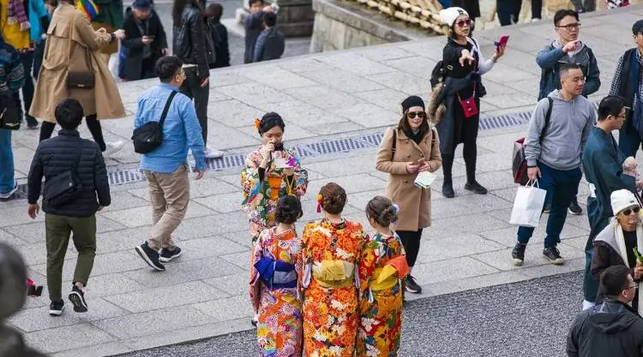 原创赴日国人数量暴跌56.4%!客源格局大变,韩国登顶访日第一客源