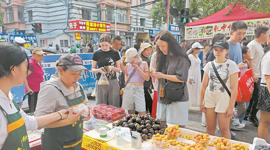 红专街早市：清凉美食醉游人