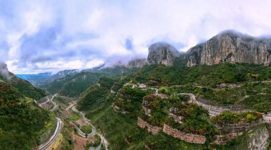 太行一号旅游公路黎城段:太行画廊里的振兴“金飘带”