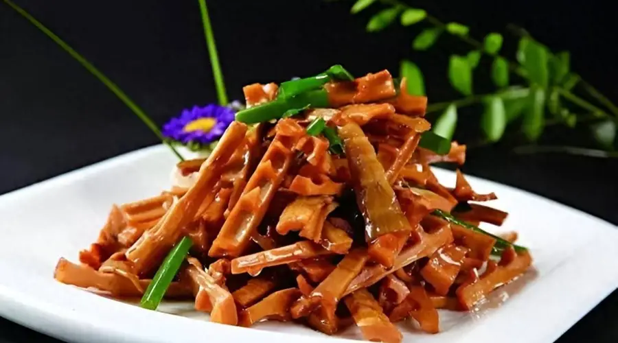 想吃清鲜解腻？油焖春笋正当时 做法快手几分钟出锅