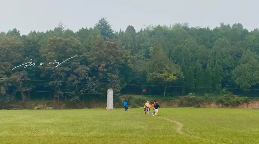 陕西“最尴尬”的皇帝陵墓?藏在农田里,游客误以为只是个小土坡