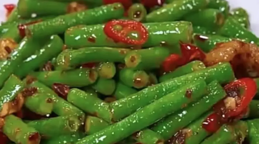 干煸豆角:翠绿入味不油腻的菜