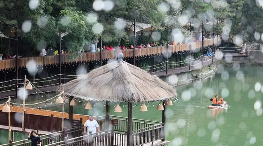 时评：暑期文旅新意足，资源禀赋新活力