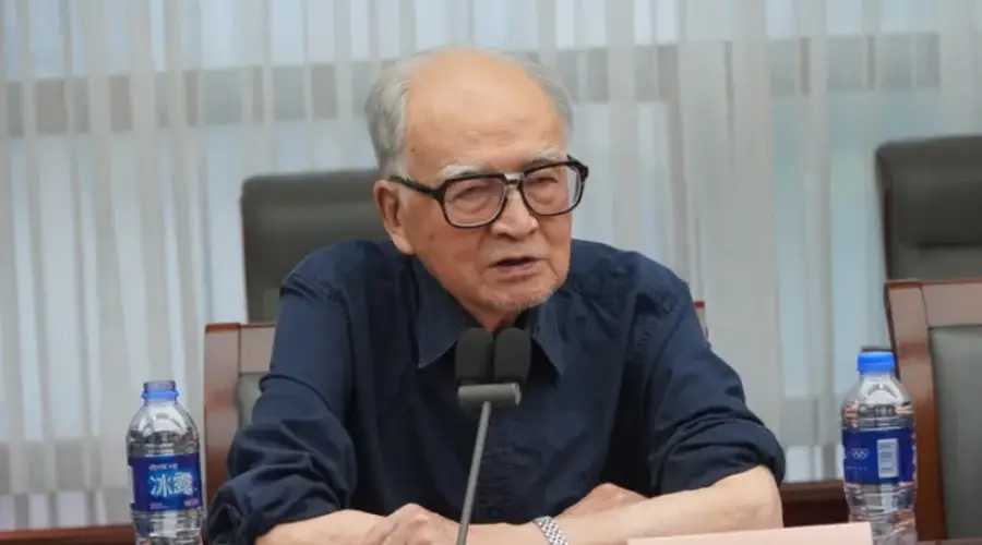 王洛林同志逝世