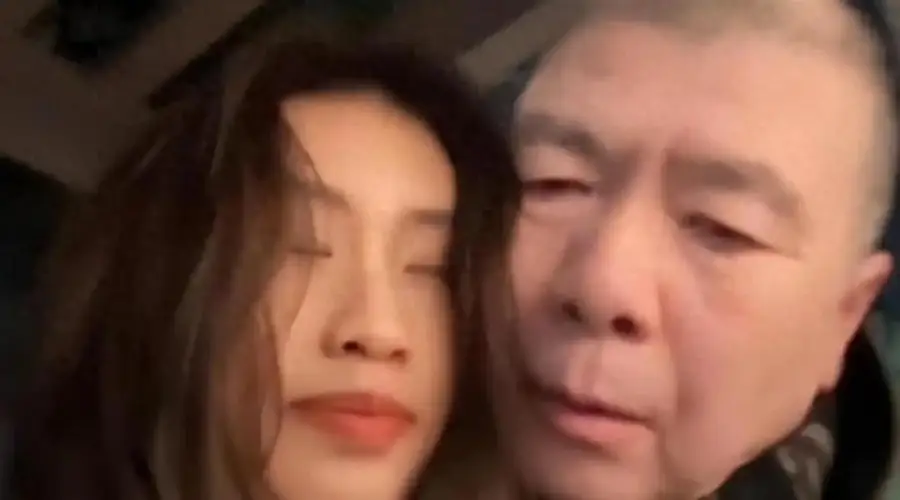徐帆回应离婚仅10月，冯小刚近况曝光，和养女徐朵特殊关系引争议