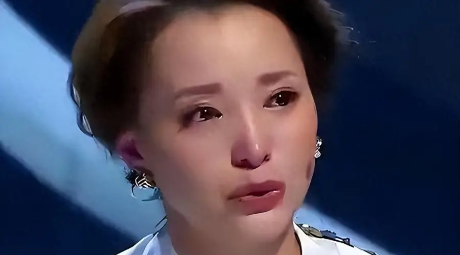 母亲去世、老公失联，董卿做梦也想不到，如今儿子竟成自己的救赎